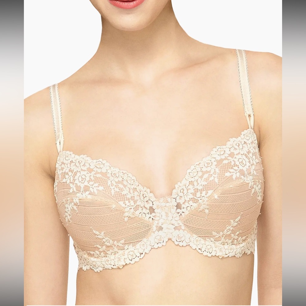 Wacoal Naturally Nude Embrace Lace Embroidered Mesh Feminine Underwire Bra‎ 34B